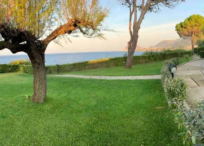 Azzurra Vila Cefalù